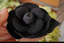 Broche chanel fleur camelia
