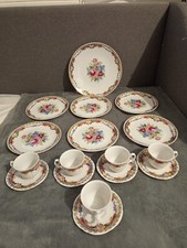 Magnifique Service Décoré