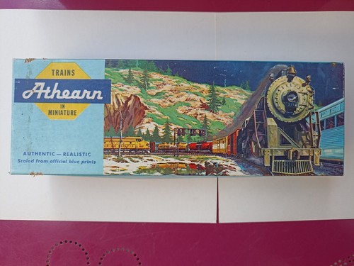 Ancienne boite carton - carton, train
