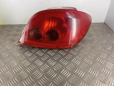 Feu arriere principal gauche