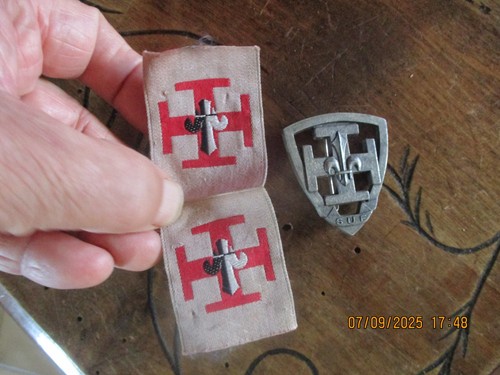 Ancienne broche uniforme de - ancienne,