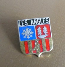 Ancien broche blason drapeau