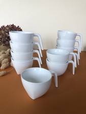 Lot 11 tasses à café en porcelaine blanche TBE