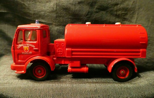 Mercedes camion citerne - camion,