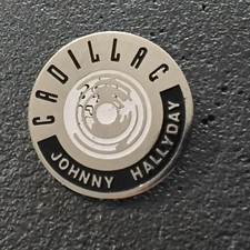 Pin’s Musique Chanteur Johnny Hallyday Cadillac Couleur Argentée (1553)