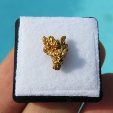 Minéraux *** RARE PEPITE D'OR