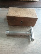 ANCIEN RASOIR LE COQ  AVEC BOITE