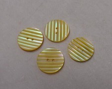 Lot de 4 Boutons anciens en nacre - Mercerie vintage