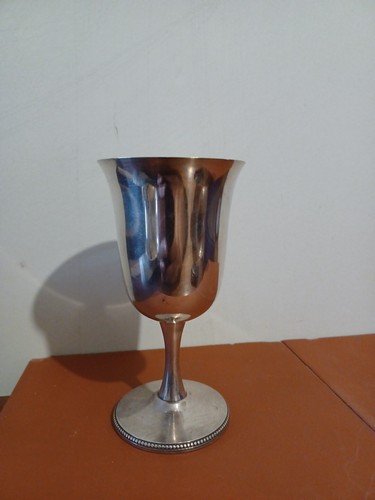 Verre pied metal - pied, argente