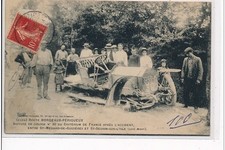 Voiture de course n°30 CRITERIUM DE FRANCE après l'accident entre St Médard