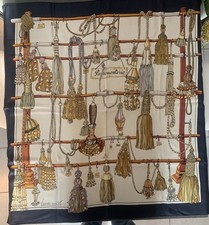 Foulard Hermès Paris “Passementerie” – Carré 90 en Soie – Françoise Héron