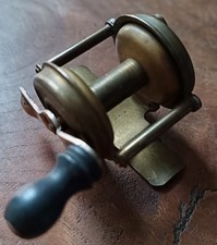 Ancien joli petit moulinet PRATIC - Déposé   C99