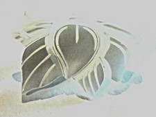 Bijou broche créateur fleur