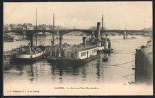 CPA Nantes, La Loire au Pont Haudaudine avec bateaux à vapeur 