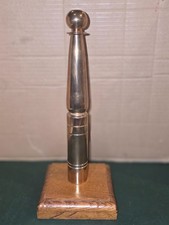 Ancienne quille en bronze sur