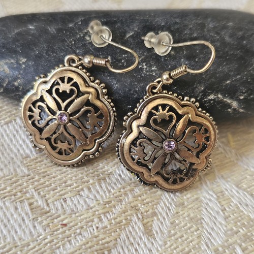 Boucles oreille style - boucles, ancien