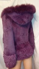 Veste , manteau en véritable fourrure  taille S,XS avec capuche 