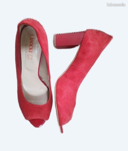 Chaussures rouges talons - à,