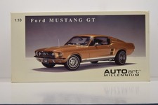 BOITE VIDE FORD MUSTANG GT390 1967 GOLD AUTOART 1/18