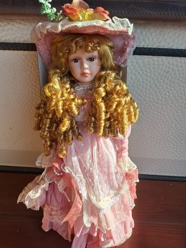 Poupée porcelaine doll - poupée,