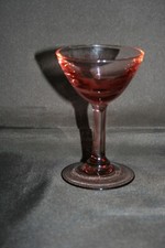 Verre sur pied à apéritif