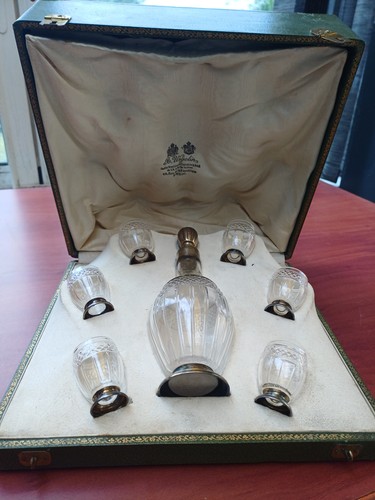 Rare très ancien coffret - , à