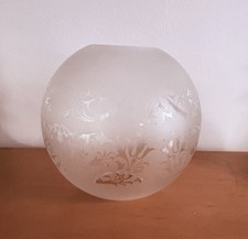 GROS GLOBE EN VERRE GRAVE POUR LAMPE A PETROLE DIAMETRE 22 CM