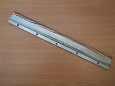 PEIGNE  100 MAILLES POUR MACHINES à TRICOTER  ERKA, BROTHER autres....