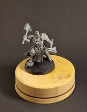 socle bois figurines expo