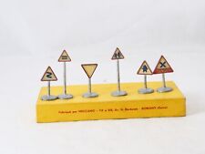 Dinky Toys  F n° 41 coffret panneaux signalisation routière route en boite