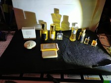 Lot miniatures parfum - de, de