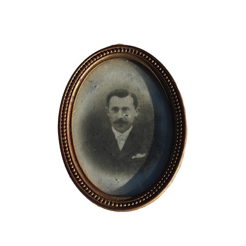 Ancien petit cadre médaillon