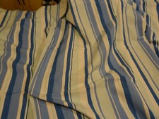 belle  toile nappe rayures bleues  franges ou futur rideau opaque=1m,50x1m,45