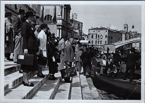 Venise attendant les - en,
