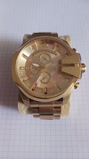 Superbe montre Diesel Mega Chief 51 mm Boîtier et bracelet Doré en Acier