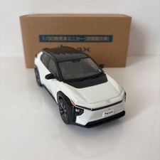 Échantillon de couleur de voiture miniature neuve bZ4X platine blanc perle...