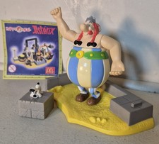 LOT ANCIENS JOUETS MAC DONALD