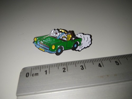 Pins dessin animé - /,