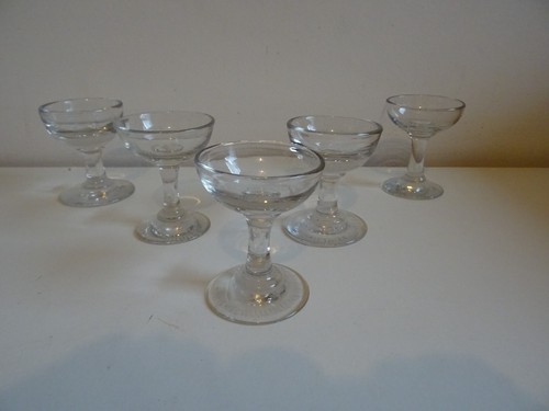 Lot anciens verres a - de,
