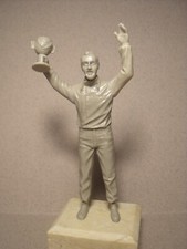 FIGURINE 1/18  HENRI PESCAROLO  MATRA F1  VROOM  FOR  GP REPLICAS  SPARK