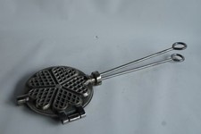 Ancien Moule à gaufre cœur