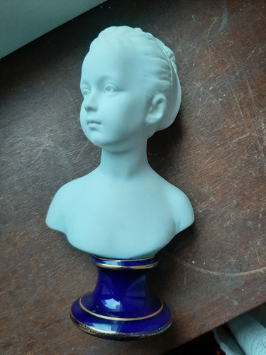 Buste jeune fille biscuit - ,