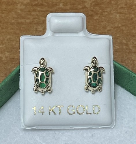 Turtle emerald green stud - green,
