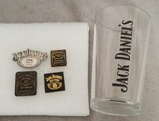 4 Pins + un Verre Whiskey. Bourbon. whisky. Jack Daniel's. Old n°7. Bar Bistrot