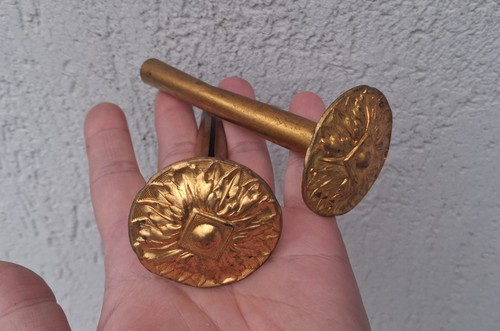 Anciens caches support - caches, barre