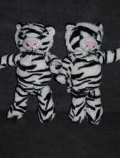 ?Peluche Doudou Tigre KINDER Noir Rayé Blanc Chat Tigger Peluche 25 Cm TTBE X2