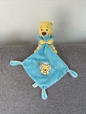 Doudou Winnie jaune déguisé en lapin bleu carré Simba Nicotoy Smoby Disney