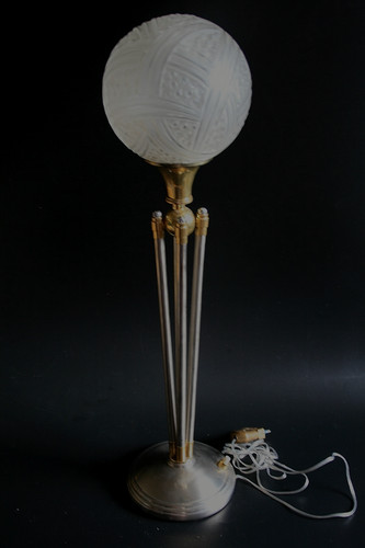 Ancienne lampe table art - table,