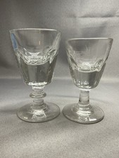 2 VERRES EN CRISTAL MOULÉ , XIX eme SIÈCLE , PÉRIODE BACCARAT LE CREUSOT