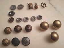Lot de boutons  militaires
